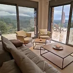 Seeview And Mountain View