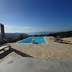 Vila Seeview And Mountain View Grizokambos