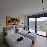 Vila Seeview And Mountain View Grizokambos