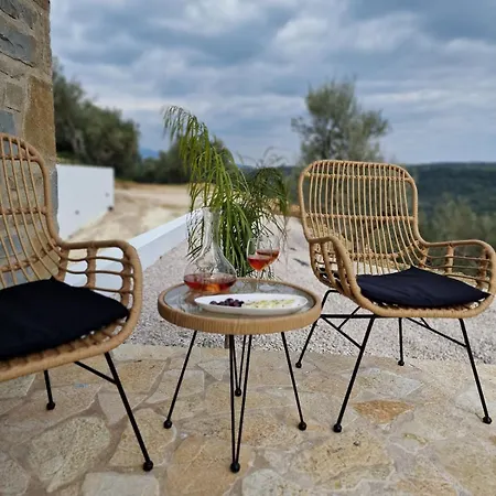 Seeview And Mountain View Villa Grizokambos
