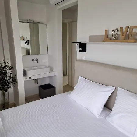 Seeview And Mountain View Villa Grizokambos