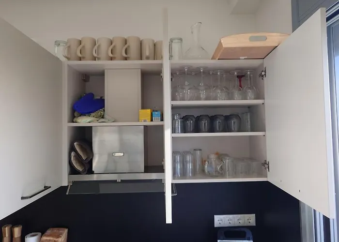 Seeview And Mountain View *