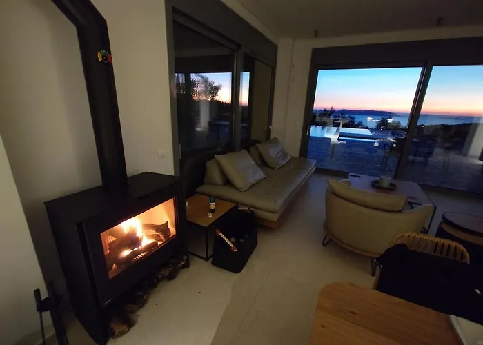 Seeview And Mountain View Γκριζόκαμπος