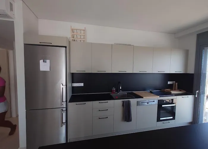 Seeview And Mountain View *