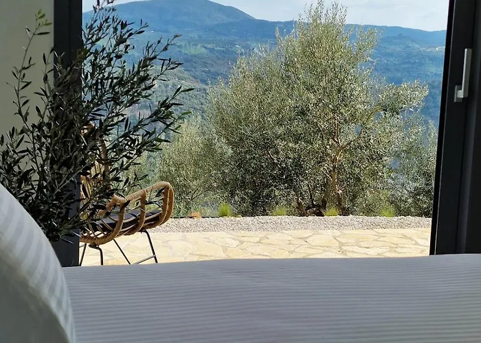 Seeview And Mountain View Villa Grizokambos