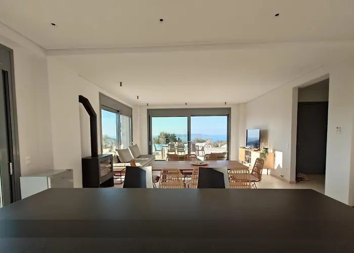 Seeview And Mountain View Γκριζόκαμπος