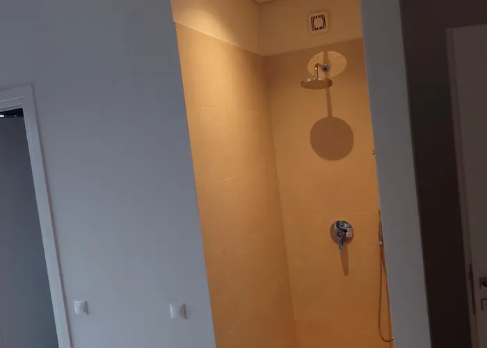 Seeview And Mountain View *