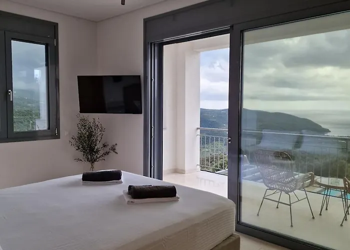 Seeview And Mountain View Villa